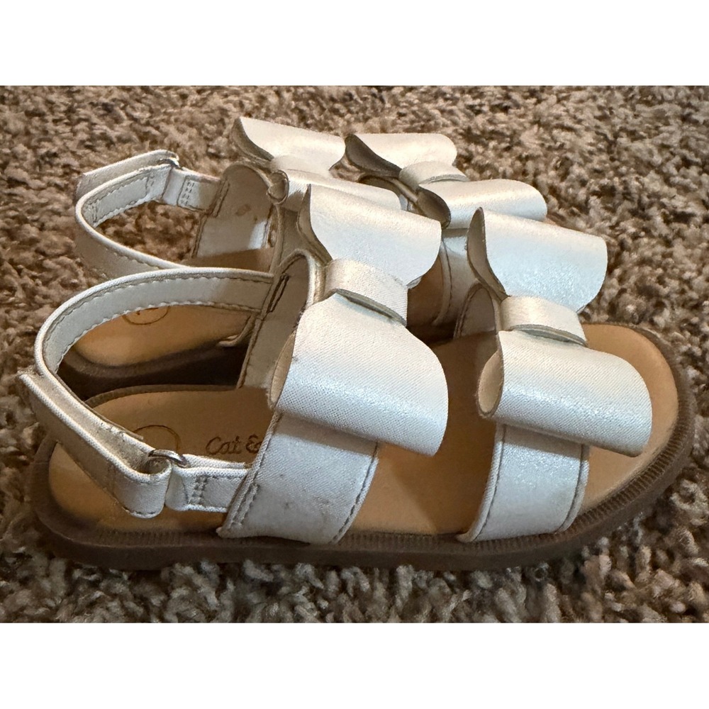 Cat & Jack Girls White Ruby Bow Sandals Size 7 - Picture 3 of 9
